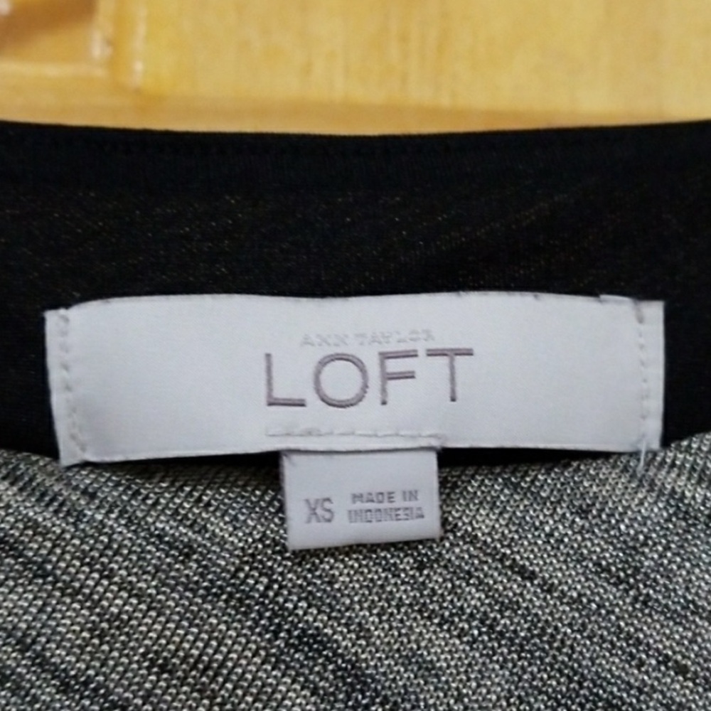 LOFT- Fitted dress with gold scrunch detail Polyester size:XS, - Picture 6 of 7